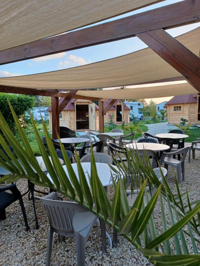 Camping Le Vallage Attigny Екстериор снимка