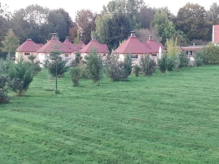 Camping Le Vallage Attigny Екстериор снимка