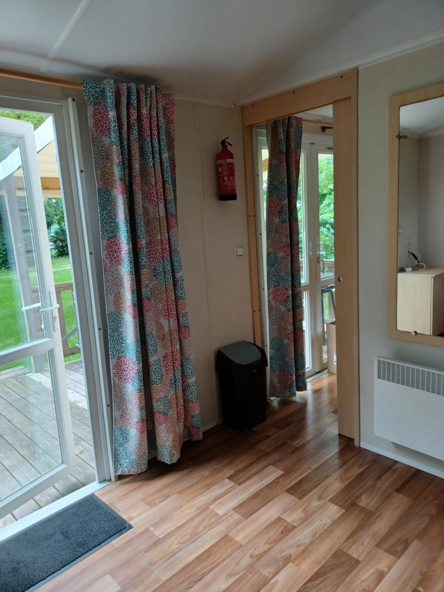 Camping Le Vallage Attigny Екстериор снимка